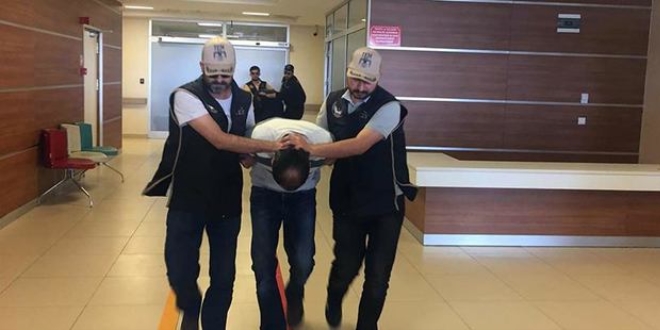 1'i emekli emniyet müdürü, 5 kişi kaçarken yakalandı