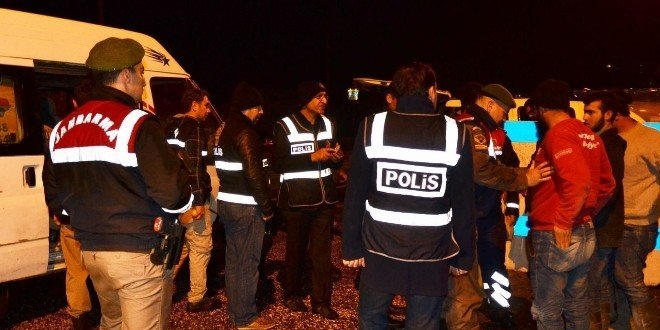 Diyarbakr'da polis ve jandarma'dan ortak operasyon