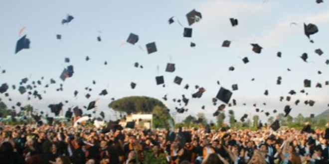 D'de 5 bin 100 renci mezuniyet heyecan yaad