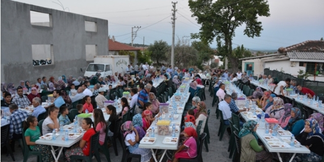 ftara 1,5 saat kala deprem olunca orularn sokakta atlar