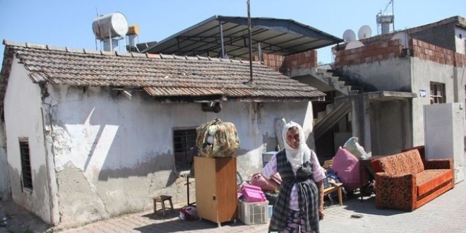 Adana'da sokaa atlan yal kadn koruma altna alnd