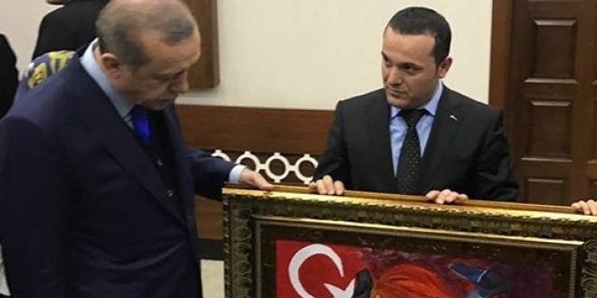 Cumhurbakan Erdoan' duygulandran hediye
