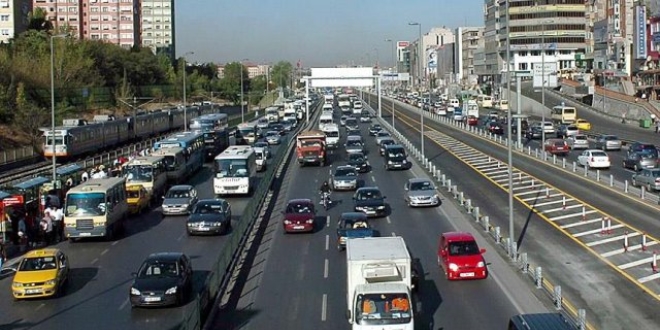 stanbul'da baz yollar trafie kapatlacak