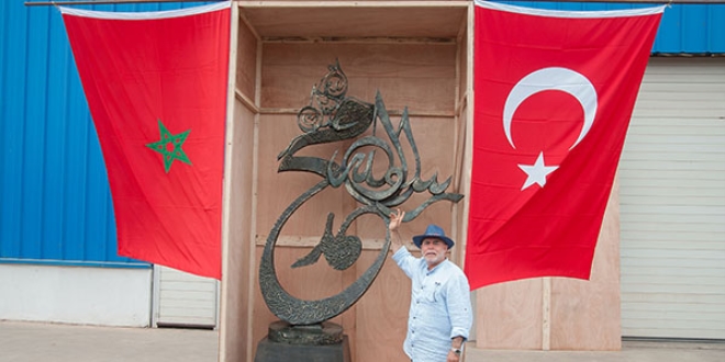 Tunuslu heykeltraştan Cumhurbaşkanı Erdoğan'a hediye