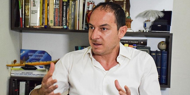 'Türkiye'ye girebilen FETÖ'cüler kara listeye alınmalı'