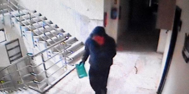 Müftülüğe giren hırsız Diyanet Vakfına ait 5 bin TL'yi çaldı