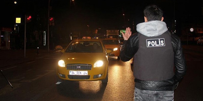 İstanbul'da 5 bin polisin katılımıyla denetim yapılıyor