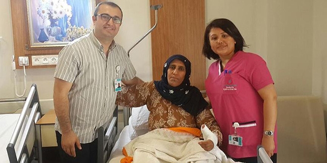 El kemiği yerine leğen kemiğinden nakil yapıldı