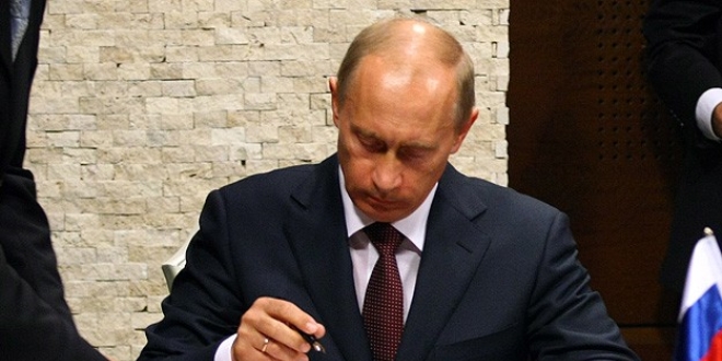 Putin, Türkiye'ye yönelik kısıtlama getiren kararnamenin iptalini onayladı