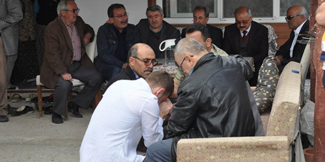Şehitin babaevinde yas var.