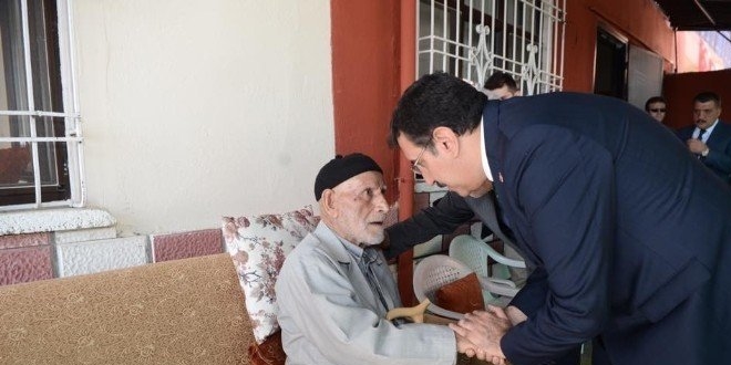 Bakan Tüfenkci, şehit ailesini ziyaret etti