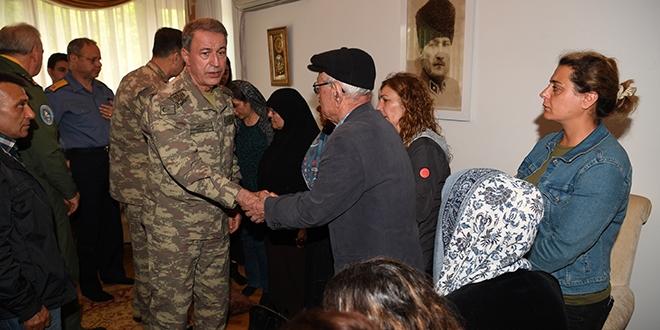 TSK'nn komuta kademesinden ehit ailesine ziyaret