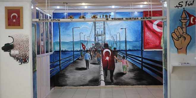 Okulun duvarlarına 15 Temmuz'u resmetti