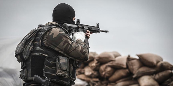 Operasyon sürüyor... 5 terörist teslim oldu