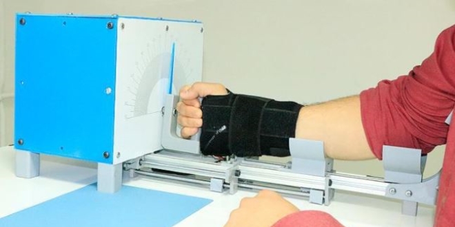 Araştırma görevlisinden 'bilek egzersiz cihazı'