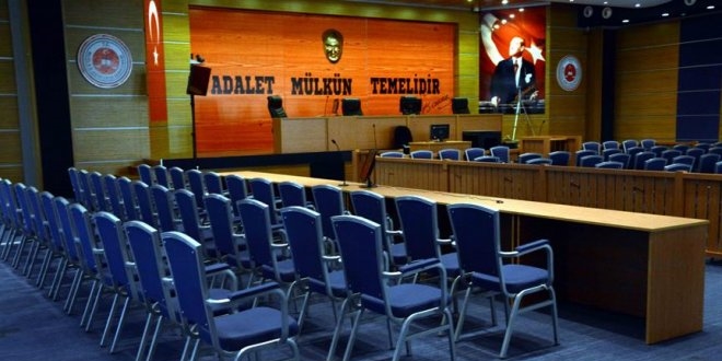 'Örgüte yakın kişiler kısa sürede görevlerinde yükseldi'