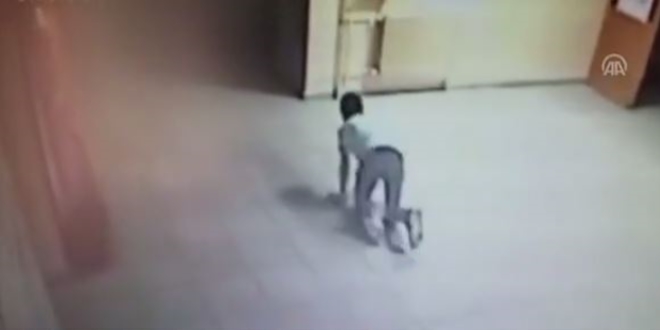 Okula giren hırsızlar bisküvi ve çikolata çaldı