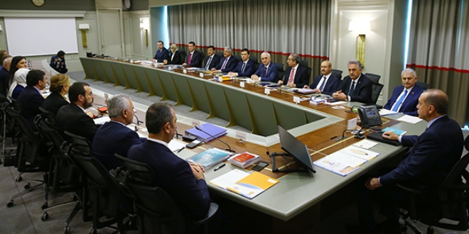 AK Parti MYK toplantısı Erdoğan başkanlığında başladı
