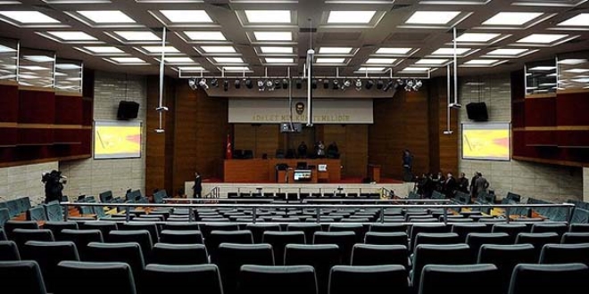 ÖKK davasında 9 tahliye
