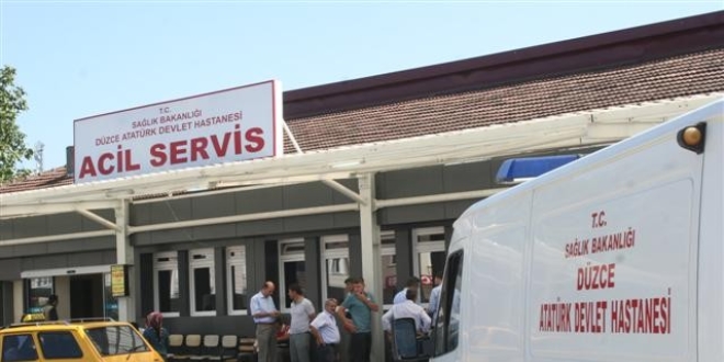 Güvenlik görevlisi yanlışlıkla gişe görevlisini vurdu