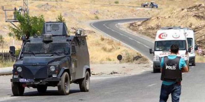 Hakkari'de PKK'dan mayınlı tuzak: 1 korucu yaralı
