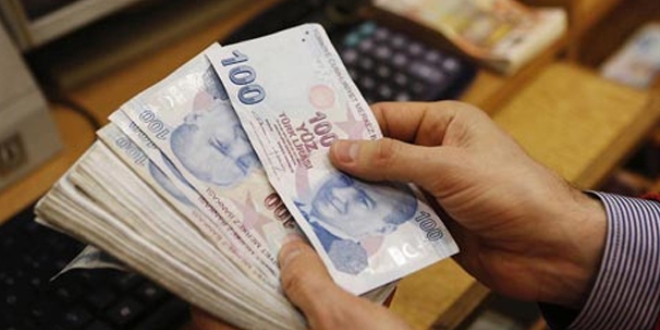 Emeklilere maaşlar bayramdan önce ödenecek