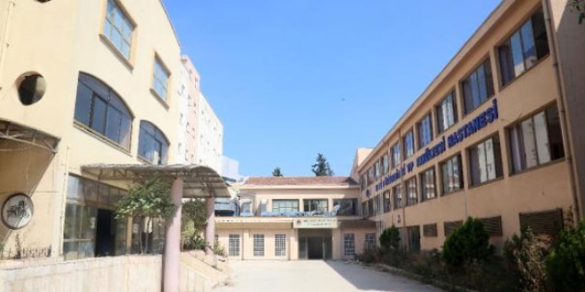 Mersin Üniversitesi hastanesinin eski binası talan edildi