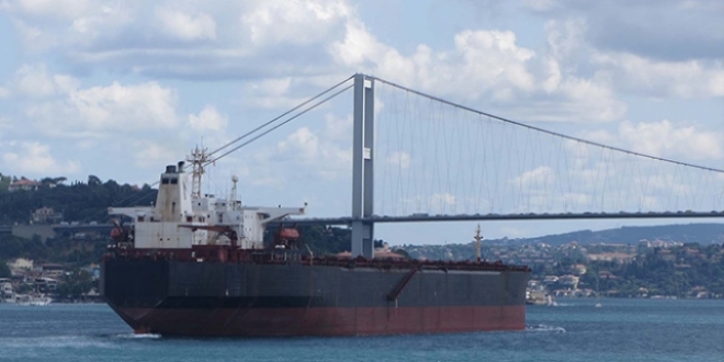 Gemi geçişlerine kapatılan İstanbul Boğazı açıldı
