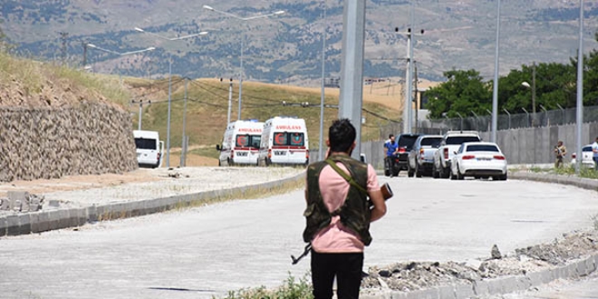 Batman'da jandarma karakoluna saldırı