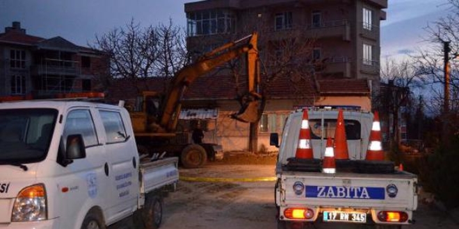 Kars'ta patlamamış tank topu mermisi bulundu