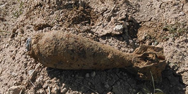 Tadilat yapılan evin kömürlüğünden havan mermisi çıktı