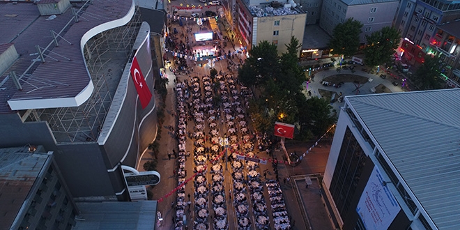 Van'da 13 bin kişi 'kardeşlik sofrası'nda buluştu