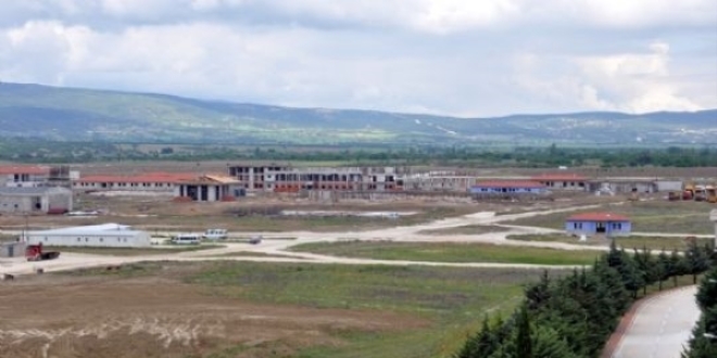 Isparta'da yapılacak olan 'Kara Havacılık Okulu' 2018'te tamamlanacak