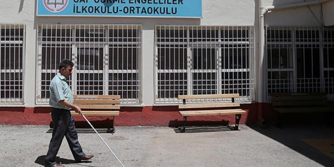 Mezun olduğu engelliler okuluna müdür oldu