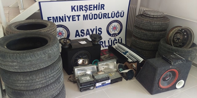 Evlerini yedek parça dükkanına çevirmişler