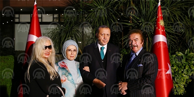 Erdoğan, sanatçılarla iftarda biraraya geldi