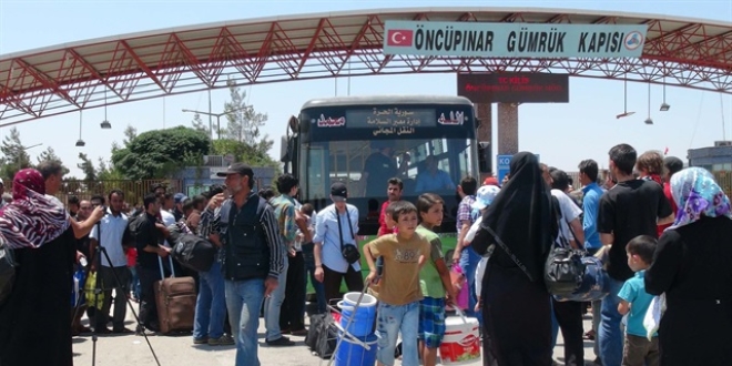 Sınır kapısında bayram yoğunluğu