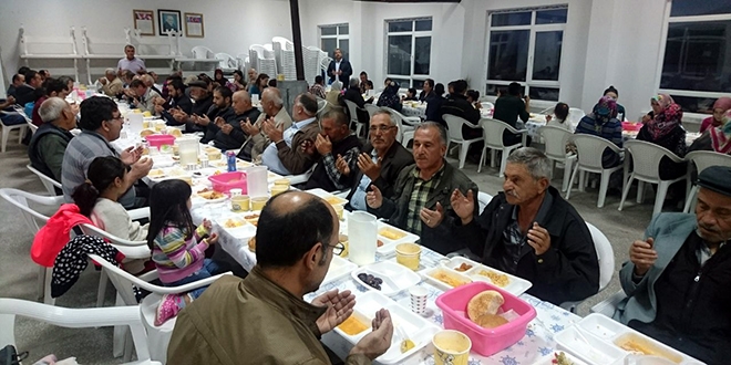 İftarı tüm köy birlikte yapıyor