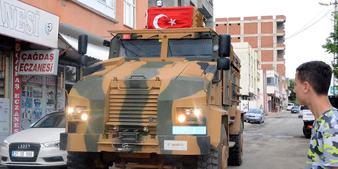 Kazada şehit olan asker Kürtçe ağıtlarla karşılandı