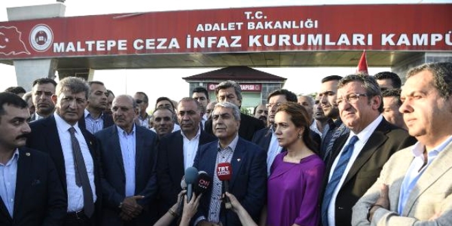 CHP'liler cezaevi nnde nbet tutmaya balad