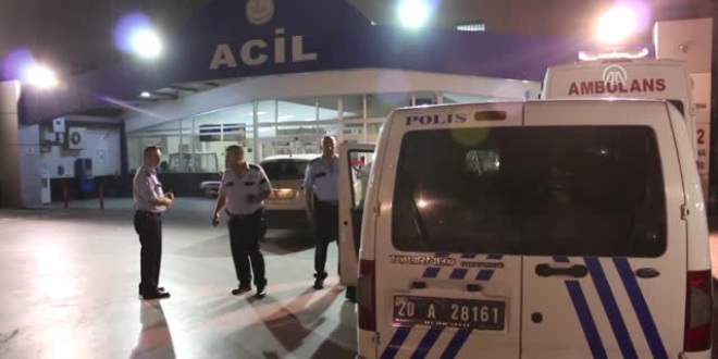 Uygulama noktasından kaçarken otomobiliyle polise çarptı