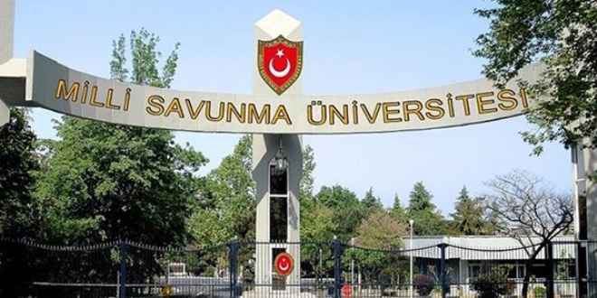 Milli Savunma niversitesi ilk mezunlarn verdi