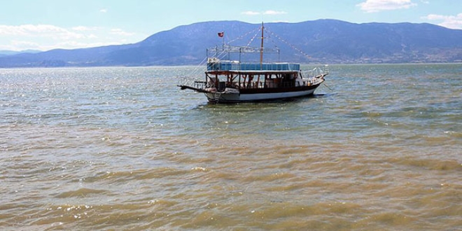 Burdur Gölü'nde 'alg patlaması' meydana geldi