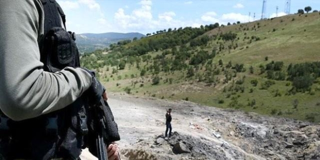 PKK'lı teröristler, güvenlik korucusunu kaçırdı