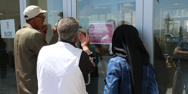 Kapılar bir adayın daha yüzüne kapandı