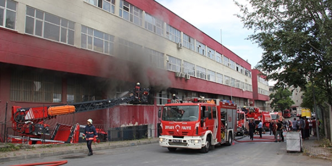 stanbul'da korkutan yangn