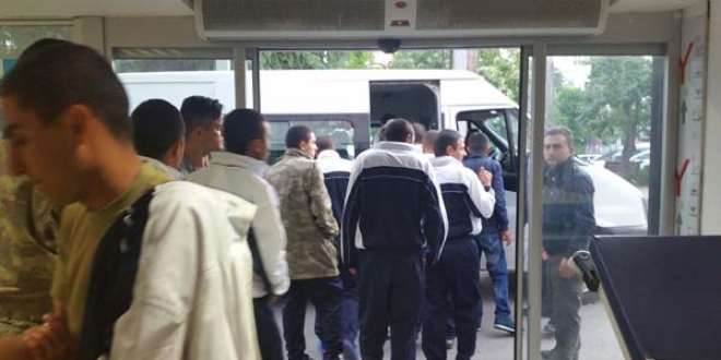 Manisa Valiliği: Hastanelerde 24 askerin tedavisi sürüyor