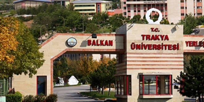 Yaz okulu için geceden sıraya girdiler