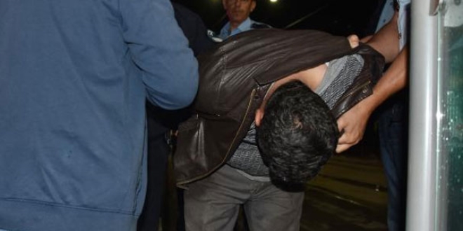 Kaçtığı otomobille polis aracına çarpınca yakalandı
