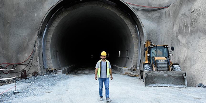 Avrupa'nın en uzunu olacak tünelin 6 kilometresi kazıldı